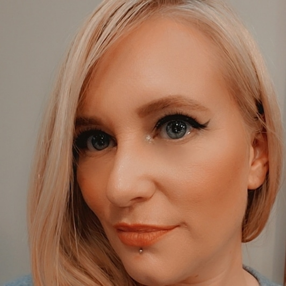 Meet your Posher, Martyne